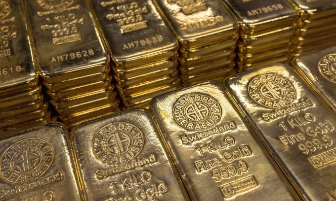 Gold rebounds on stronger safe-haven demand Gold rebounds on stronger safe-haven demand
