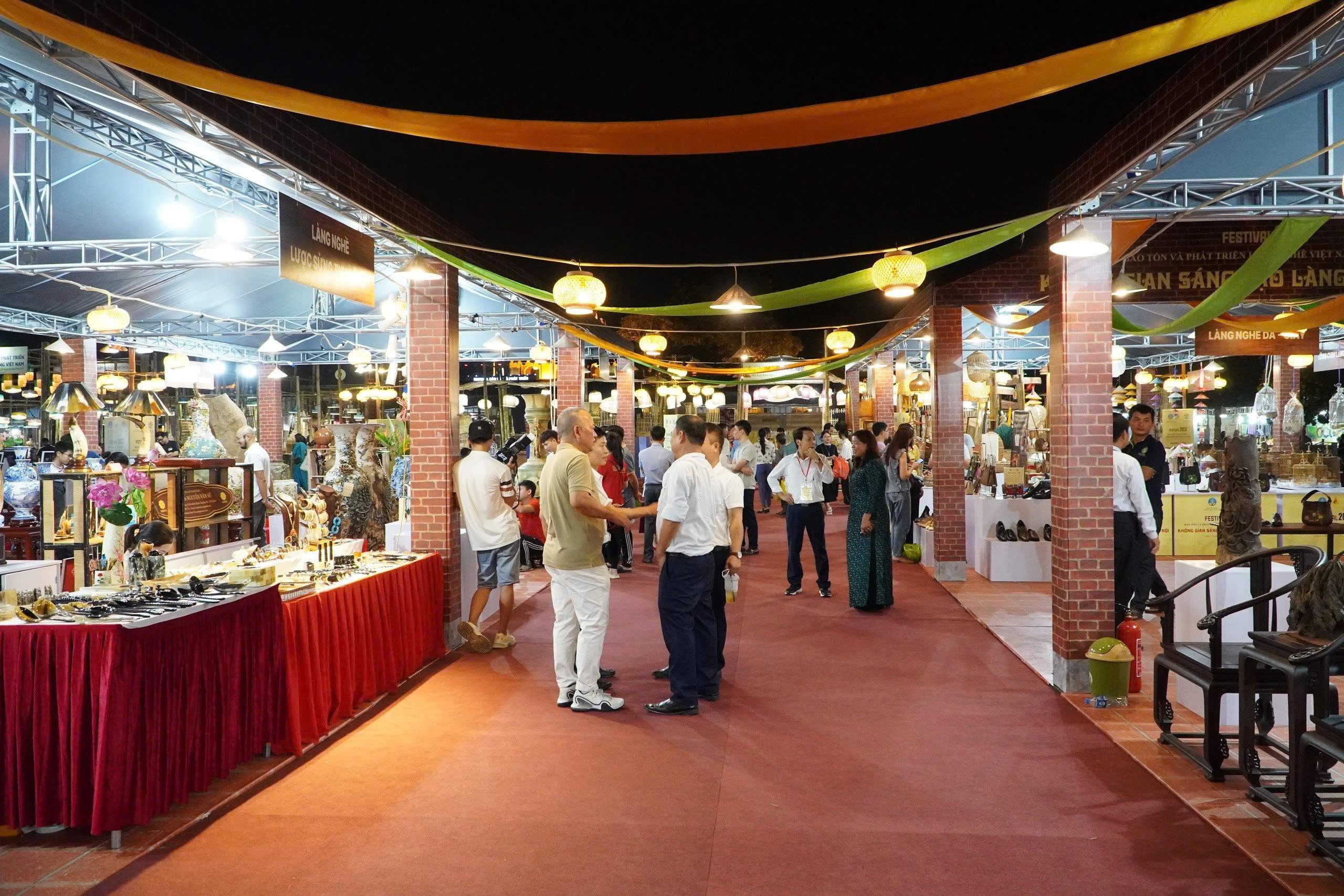 Hội chợ Làng nghề lần thứ 21: Hội tụ tinh hoa, lan tỏa giá trị truyền thống