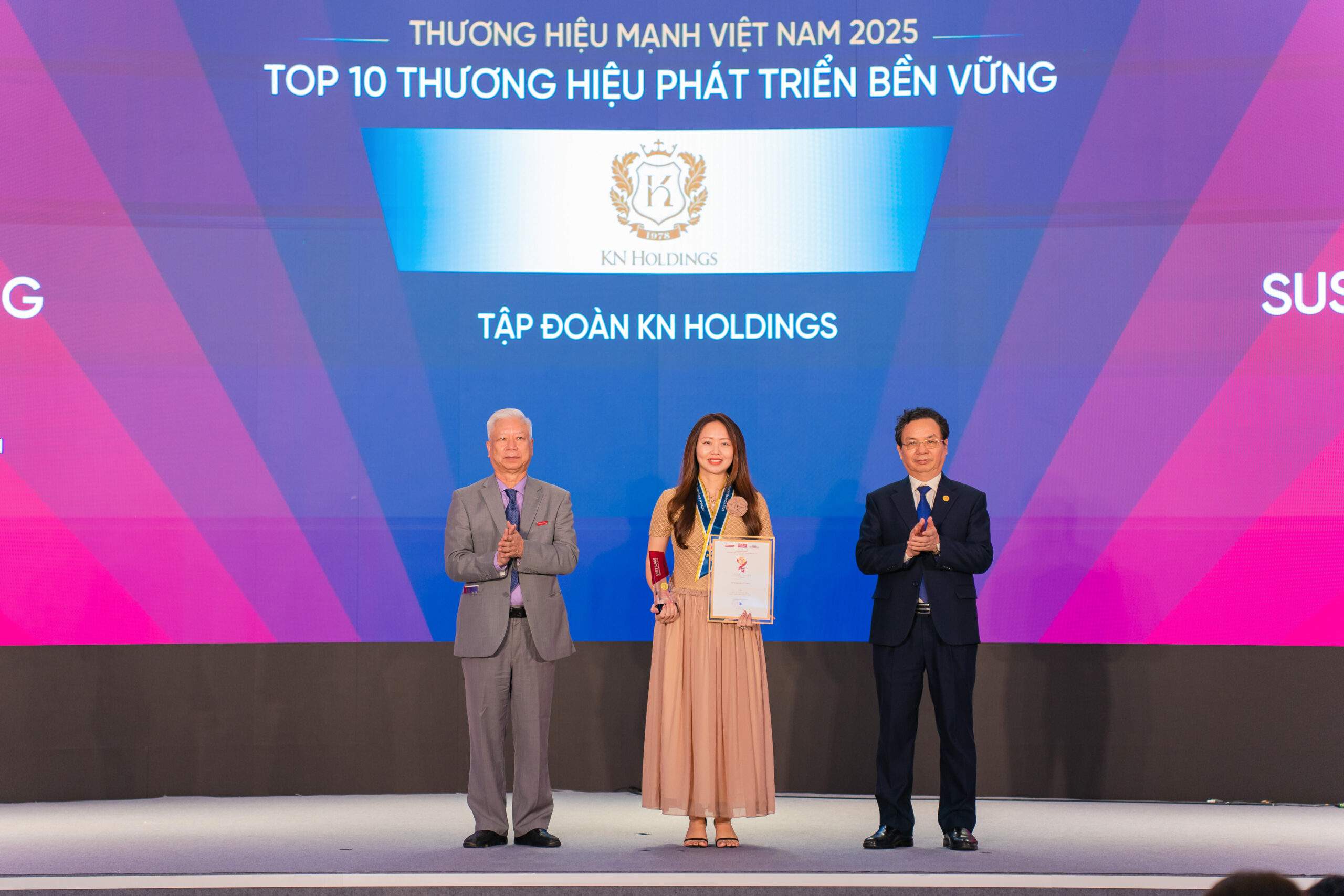 KN Holdings: Top 10 thương hiệu phát triển bền vững 2025 KN Holdings: Top 10 thương hiệu phát triển bền vững 2025