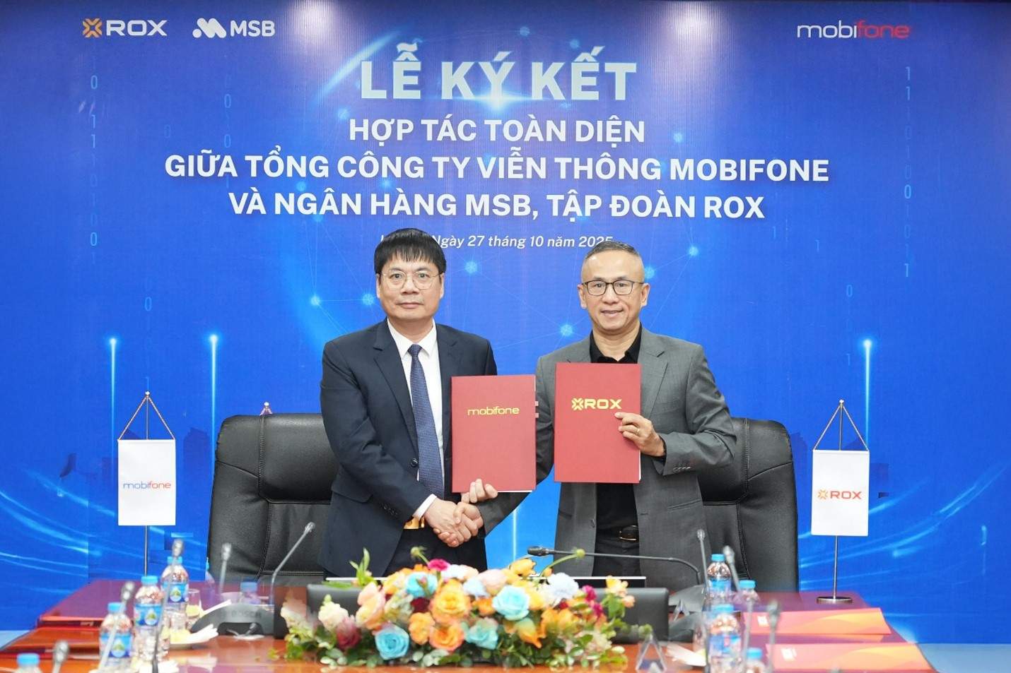 MobiFone và ROX Group hợp tác thúc đẩy chuyển đổi số toàn diện MobiFone và ROX Group hợp tác thúc đẩy chuyển đổi số toàn diện