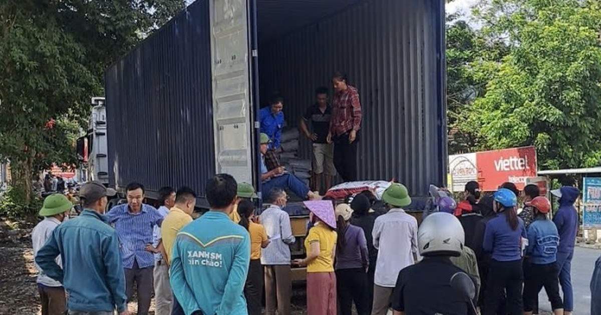 Món quà đặc biệt gửi đồng bào bão lũ của ‘ông trùm’ ngành gạo Món quà đặc biệt gửi đồng bào bão lũ của ‘ông trùm’ ngành gạo