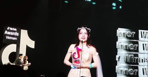 Ngọc Kem giành giải bán hàng xuất sắc tại TikTok Awards Việt Nam 2025