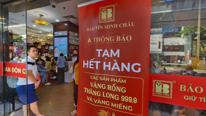 Nhà vàng lại cháy hàng, chợ đen có diễn biến mới