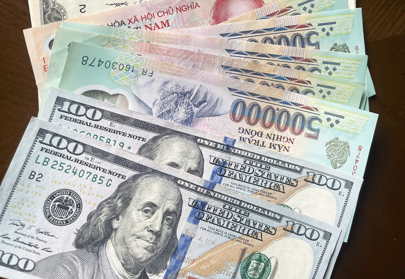 Thị trường tự do áp sát 27.000 đồng/USD