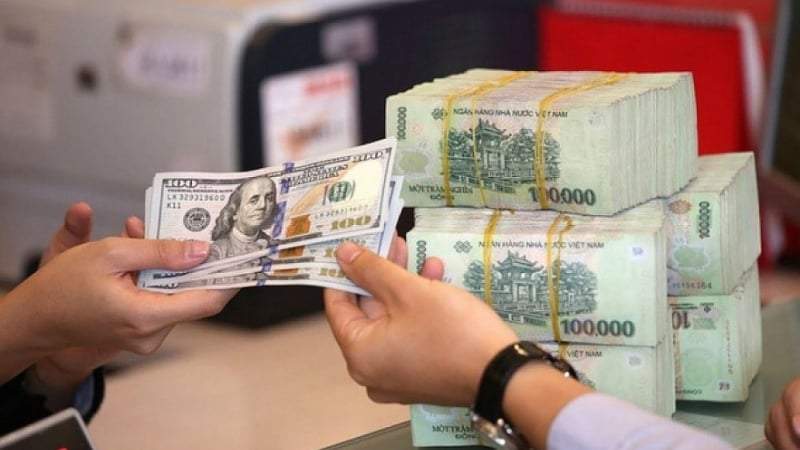 Thị trường tự do bật tăng 30 đồng