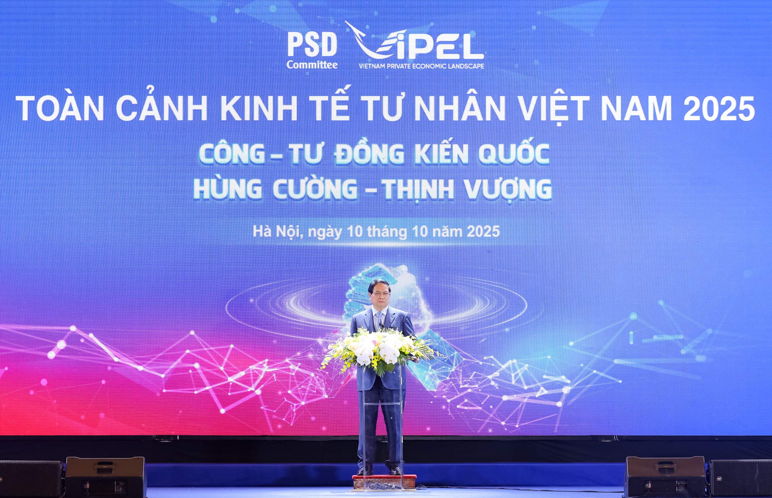 Thủ tướng kêu gọi “3 tiên phong, 2 lớn mạnh” để công – tư cùng kiến quốc Thủ tướng kêu gọi “3 tiên phong, 2 lớn mạnh” để công – tư cùng kiến quốc