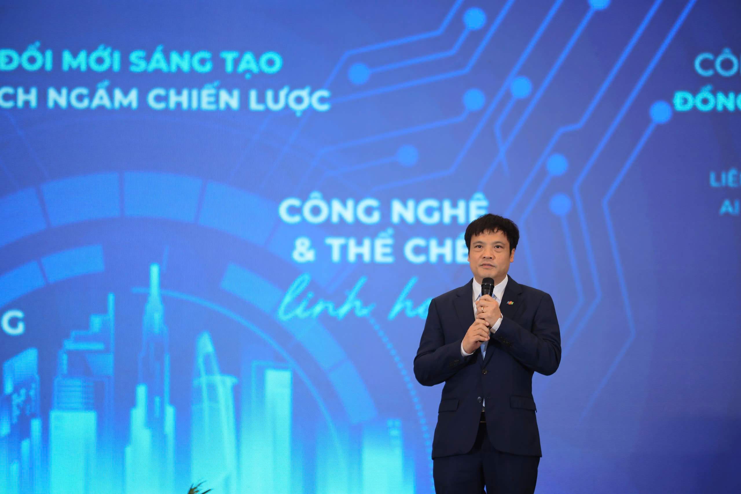 Tổng giám đốc FPT nêu 5 kiến nghị để đổi mới sáng tạo đi vào thực tiễn Tổng giám đốc FPT nêu 5 kiến nghị để đổi mới sáng tạo đi vào thực tiễn