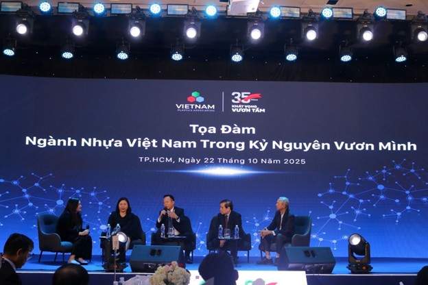 Từ tăng trưởng hai con số, ngành nhựa Việt đứng trước bước ngoặt chuyển đổi xanh