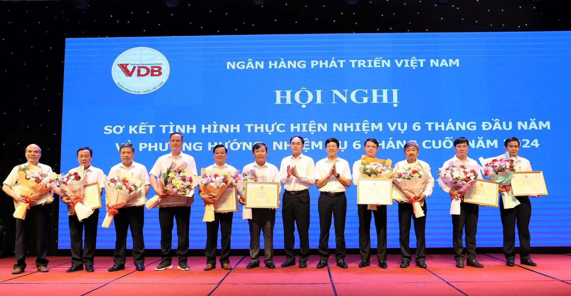 VDB đẩy mạnh phong trào thi đua, tạo động lực hoàn thành nhiệm vụ