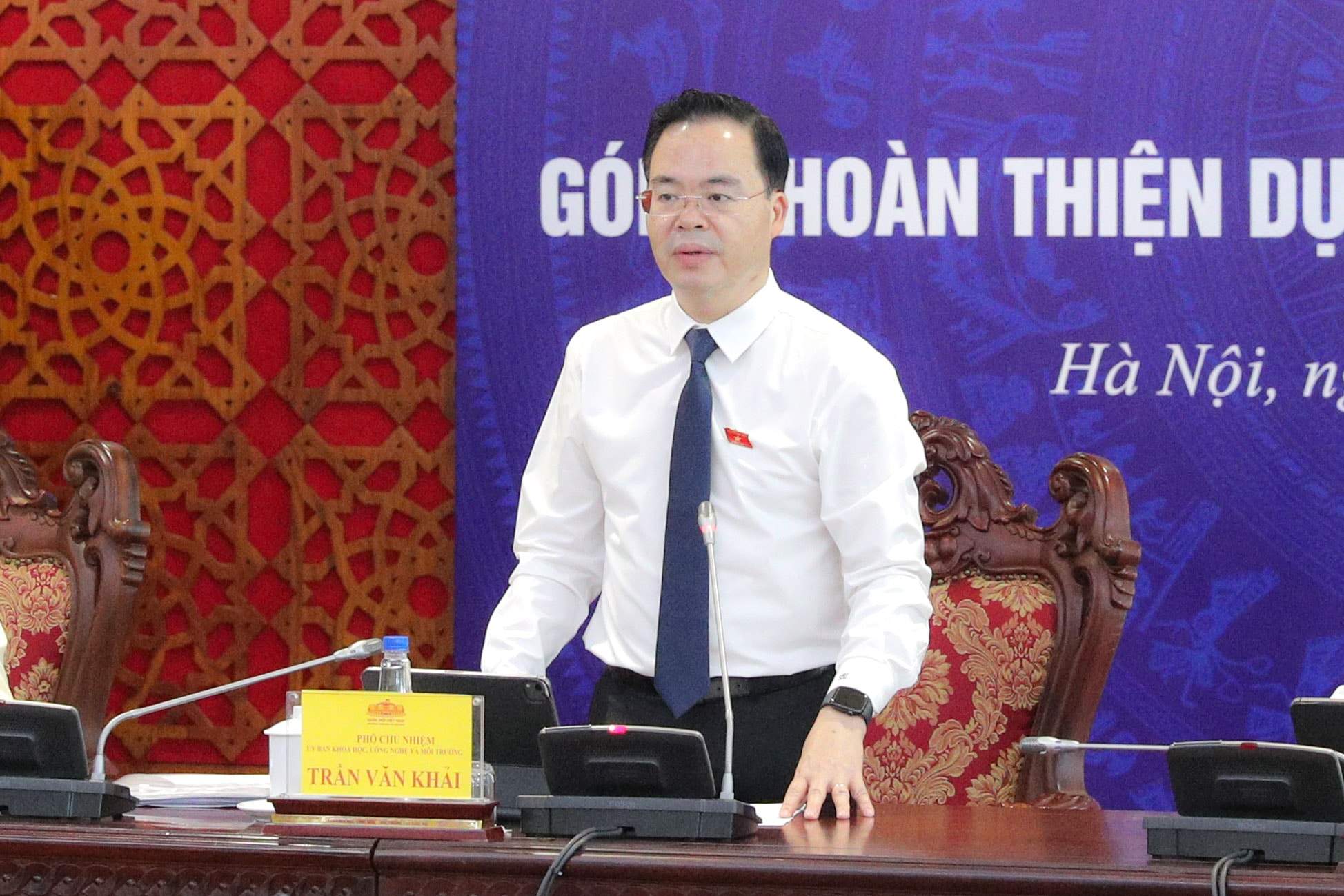 Xác định điểm cân bằng phù hợp giữa quản lý và thúc đẩy AI ở Việt Nam Xác định điểm cân bằng phù hợp giữa quản lý và thúc đẩy AI ở Việt Nam