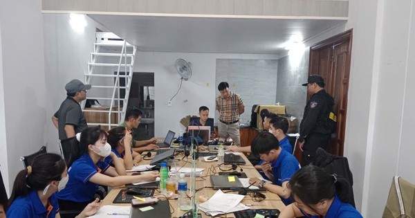 Công an đồng loạt ập vào 10 chi nhánh Công ty Dịch vụ Huy Hoàng FN, triệt phá đường dây dụ hàng trăm nghìn người mở thẻ tín dụng để chiếm đoạt tài sản