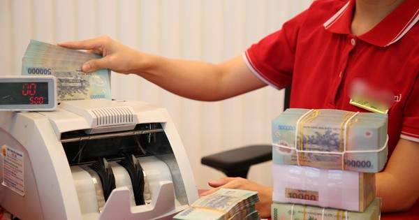 Lãi suất gửi tiết kiệm thấp, ngân hàng “quay xe” huy động vốn qua kênh trái phiếu
