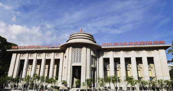 Ngân hàng Nhà nước bán thêm ngoại tệ can thiệp, tỷ giá USD vẫn kịch trần