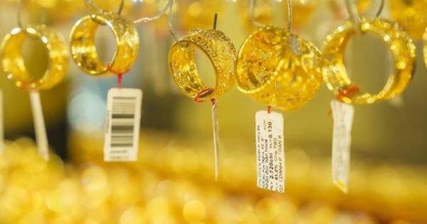 Giá vàng thế giới sập mạnh, giá vàng trong nước tiếp tục giảm