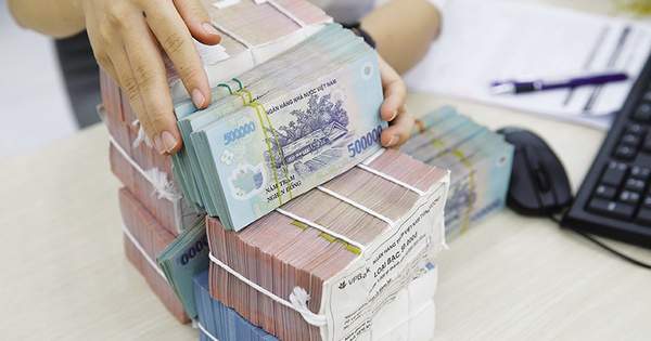 Một ngân hàng lớn vừa tăng lãi suất tiết kiệm, nâng mạnh tiền gửi dưới 6 tháng tại quầy