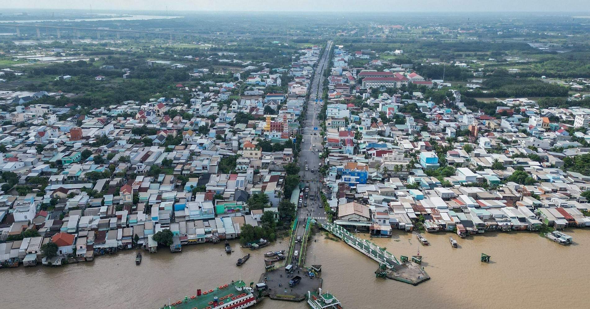 Từ vùng trũng giao thông đến “cửa ngõ tỷ đô” vươn ra thế giới