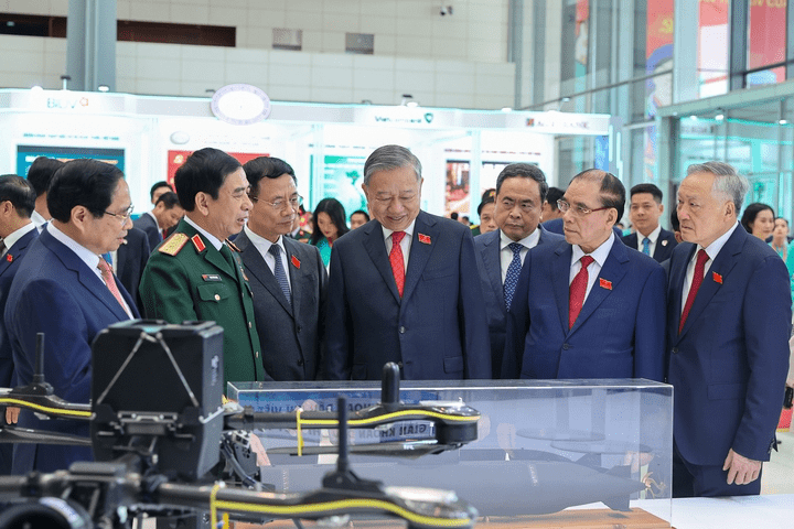 "Một người đổi mới thì có một ý tưởng, một trăm triệu người đổi mới thì có cả một tương lai"