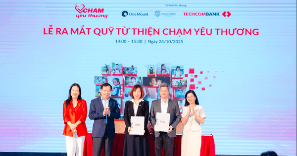 Quỹ từ thiện Chạm Yêu Thương chính thức ra mắt: Khi yêu thương được chạm Quỹ từ thiện Chạm Yêu Thương chính thức ra mắt: Khi yêu thương được chạm