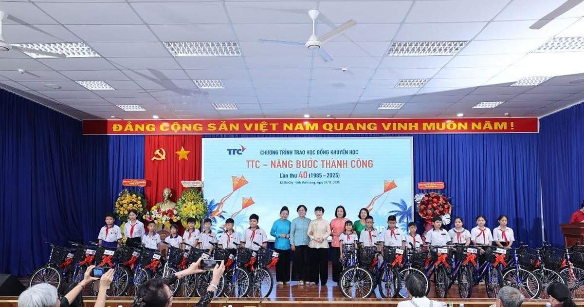 Nâng bước thành công: 40 năm đồng hành với học sinh vượt khó