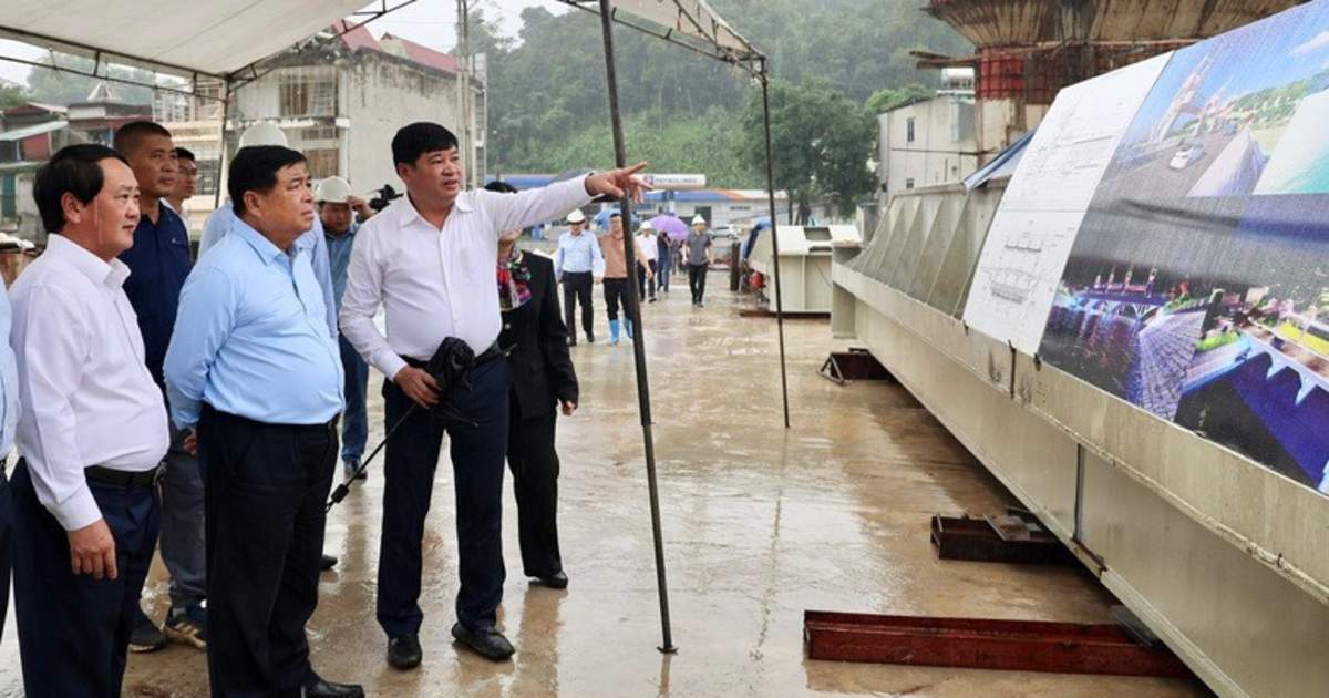 Phó Thủ tướng Nguyễn Chí Dũng kiểm tra tiến độ cao tốc Tuyên Quang – Hà Giang