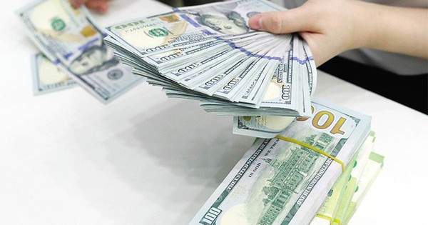 Tỷ giá USD chợ đen tăng hơn 8% từ đầu năm, riêng tháng 10 tăng 4,7%