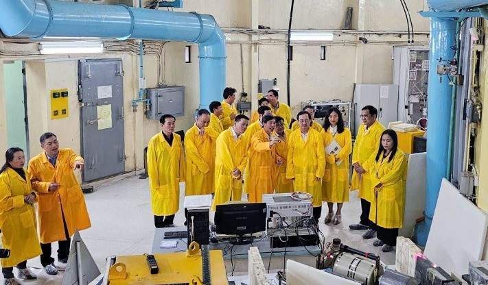 Chính sách phát triển, ứng dụng năng lượng nguyên tử