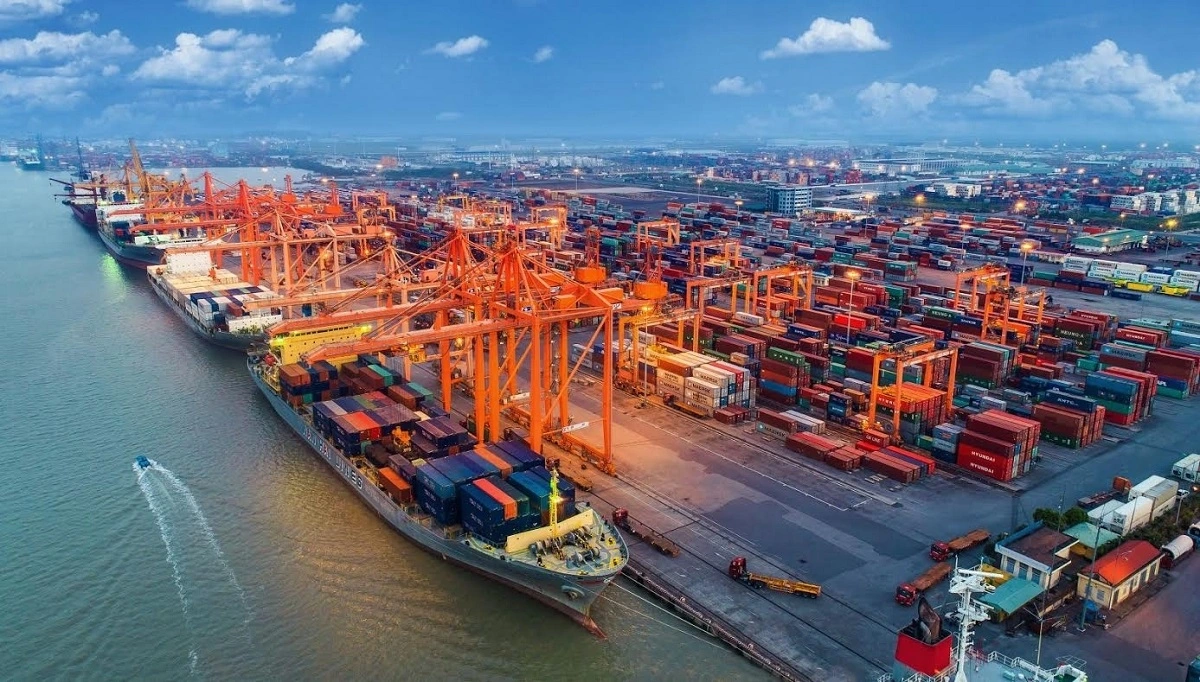 Chuyên gia HSBC: Tăng trưởng 2025 bền bỉ giữa biến động, tạo lực đẩy cho năm sau