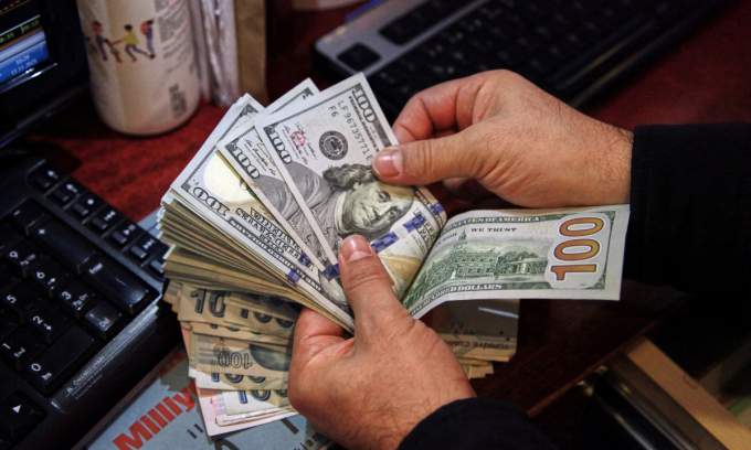 Dollar gains over dong on black market