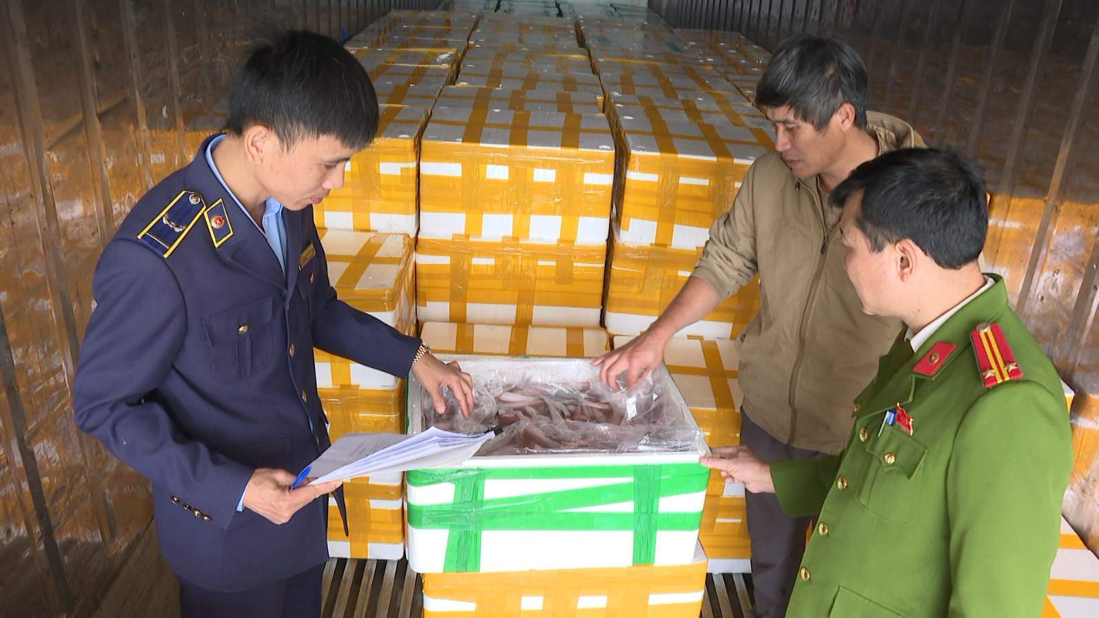 Hơn 7 tấn cá khoai chứa formol bị chặn đứng trên đường vào thị trường