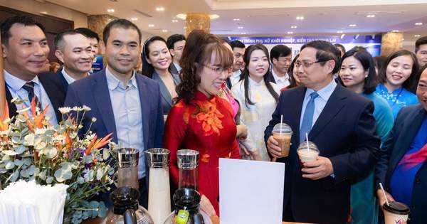 Khoảnh khắc Thủ tướng ghé thăm VikKafe Khoảnh khắc Thủ tướng ghé thăm VikKafe