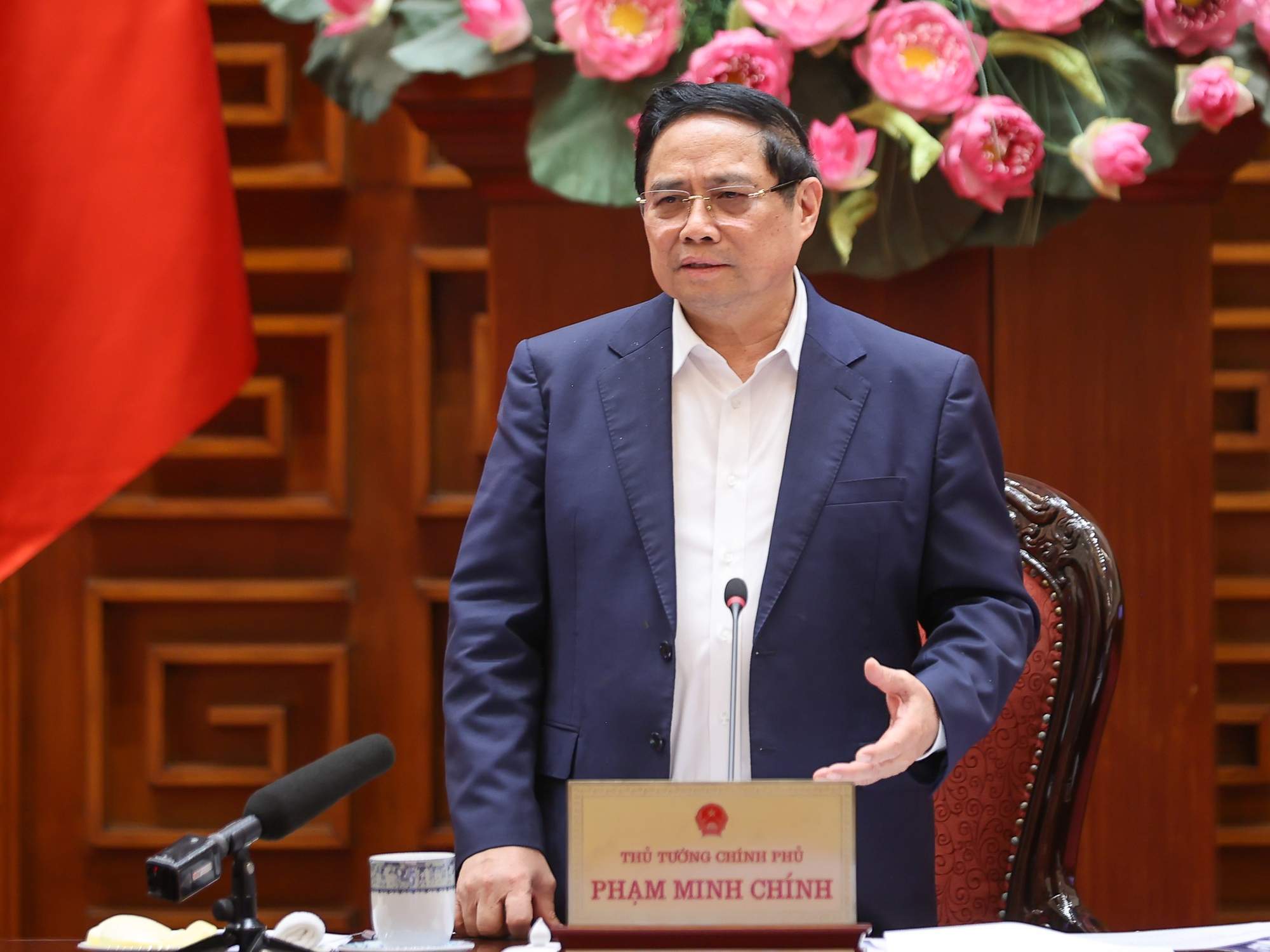 Thủ tướng yêu cầu đánh giá thận trọng đề xuất đầu tư kinh doanh đường sắt tốc độ cao Bắc – Nam