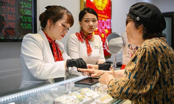 Vietnam gold price slides – VnExpress International Vietnam gold price slides – VnExpress International