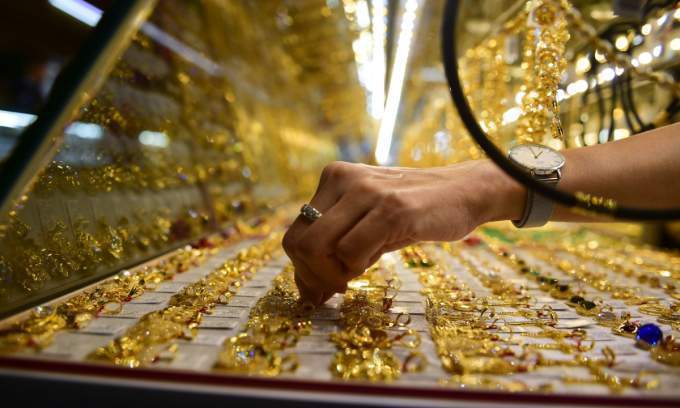 Vietnam gold price slips – VnExpress International
