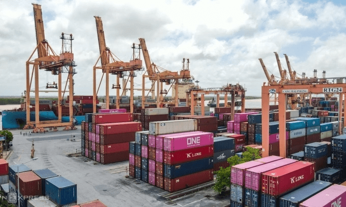 Vietnam posts .5B trade surplus in 11 months Vietnam posts .5B trade surplus in 11 months