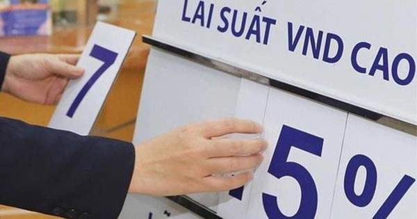 Có ngân hàng cộng thêm tới 1,2%/năm