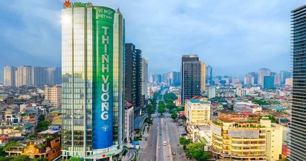 VPBank khẳng định vị thế hàng đầu với dịch vụ hiện đại, tiện lợi và bền vững VPBank khẳng định vị thế hàng đầu với dịch vụ hiện đại, tiện lợi và bền vững