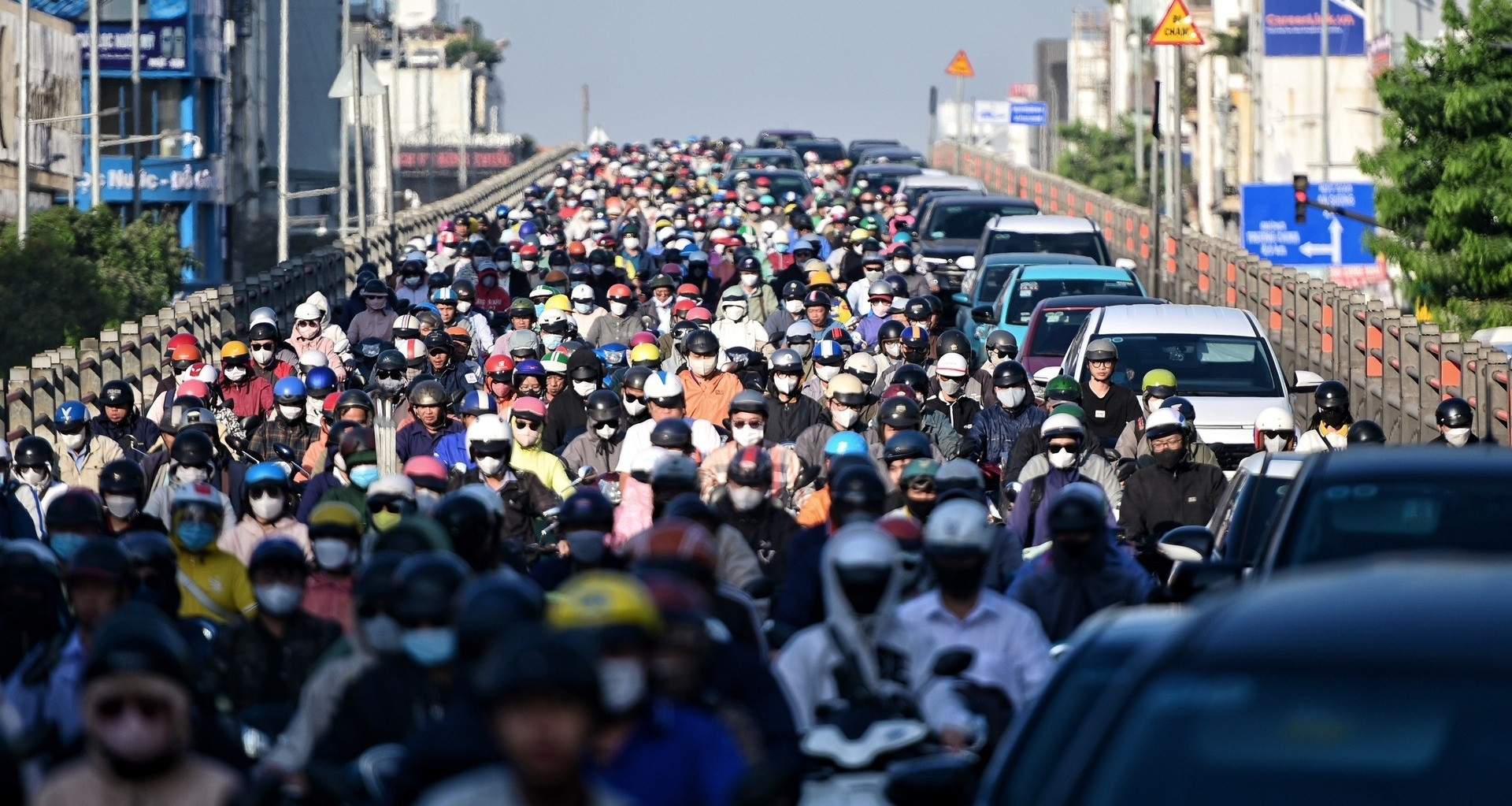 Ba điểm nghẽn lớn khiến kinh tế TPHCM vẫn ‘chưa bung hết lực’