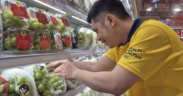 Cận cảnh “12 trái nho ước nguyện” gây sốt rần rần mạng xã hội những ngày cuối năm