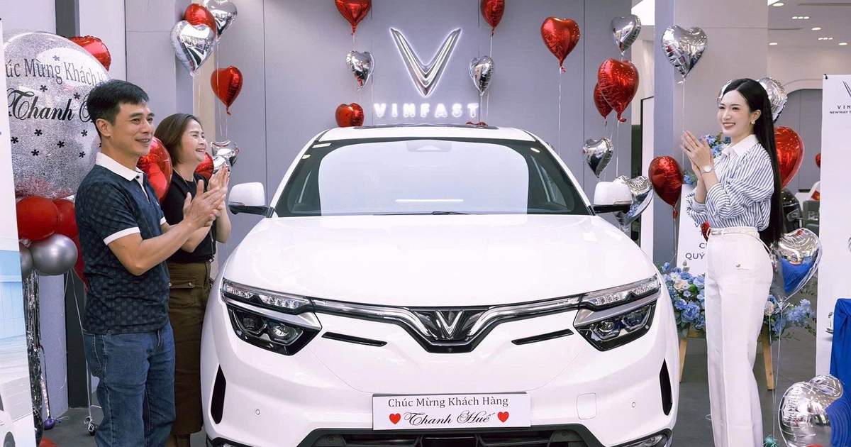 Mua xe 0 đồng, miễn phí sạc…