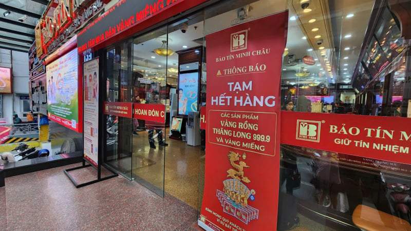 Nhà vàng vừa mở bán đã cháy hàng, thị trường chợ đen lại nóng
