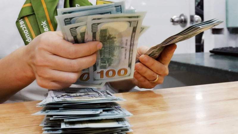 Thị trường chợ đen rơi 80 đồng ở chiều bán