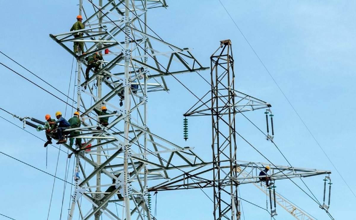 Thủ tướng yêu cầu tuyệt đối không để thiếu điện, đẩy nhanh tiến độ các dự án trọng điểm