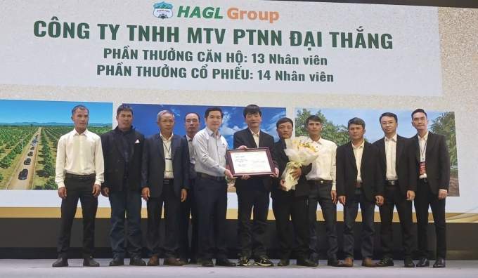 Vietnamese tycoon to award 160 apartments to senior employees