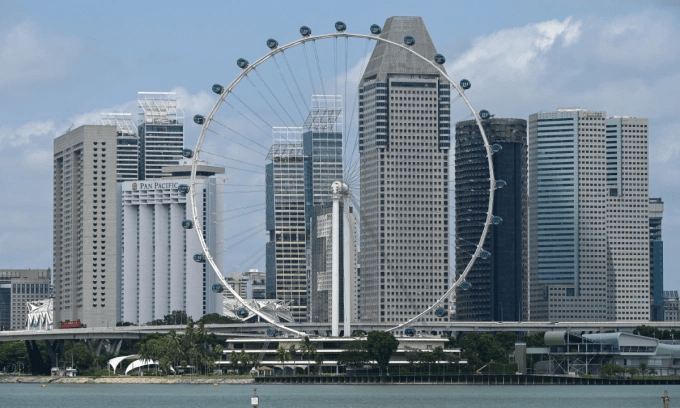 Which Southeast Asian country has the most billionaires?