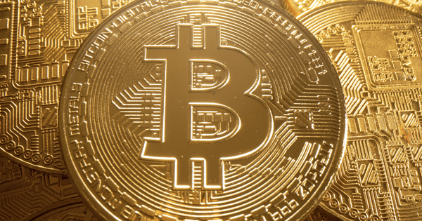 Bitcoin quay lại đường đua lớn