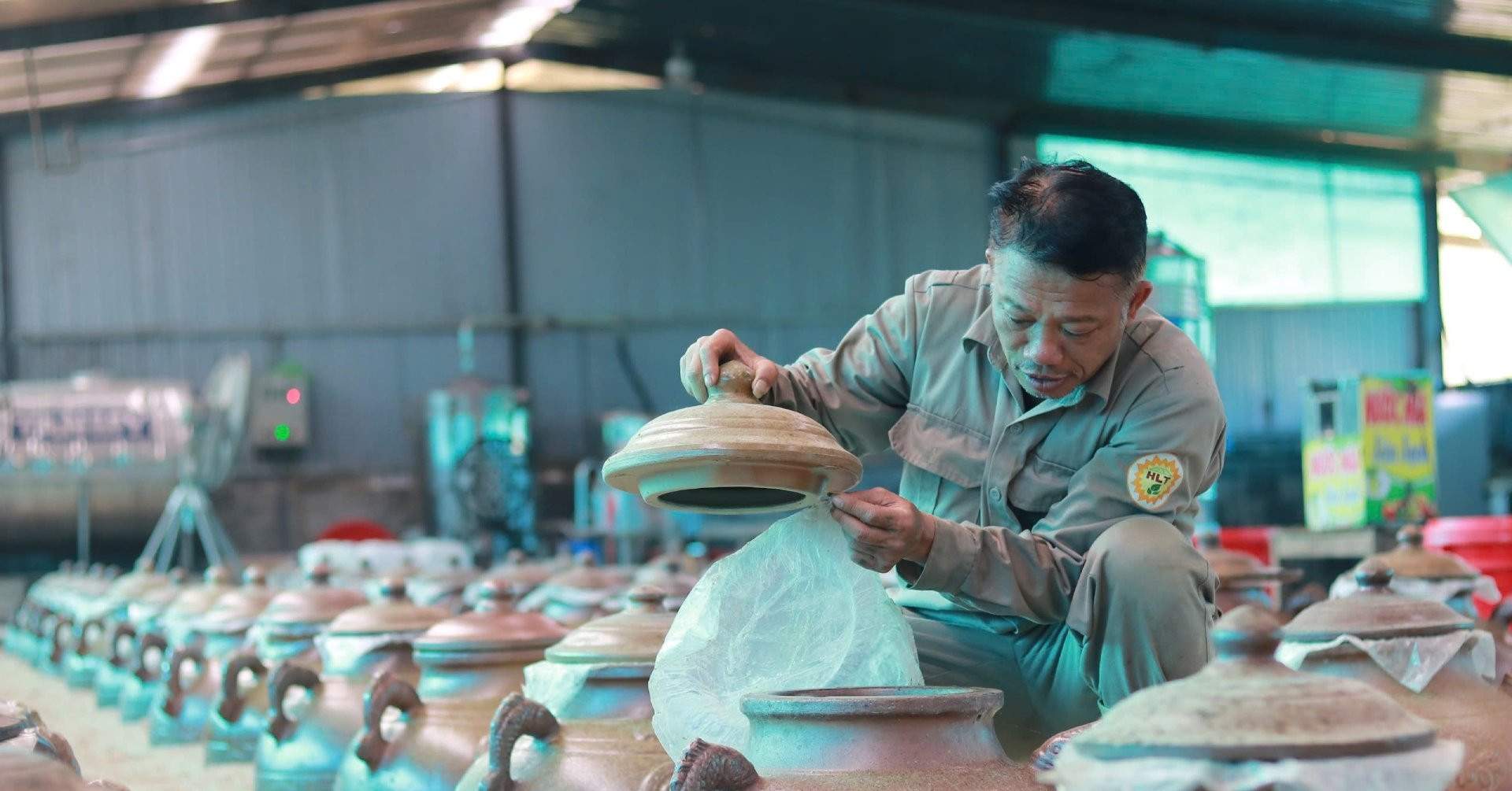 Anh nông dân Hà Tĩnh làm giàu nhờ ‘dưới trồng cây, trên điện mặt trời’