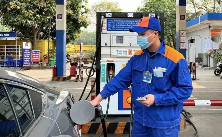 Giá xăng dầu hôm nay 3/2: Giảm không ngừng khi căng thẳng Mỹ Giá xăng dầu hôm nay 3/2: Giảm không ngừng khi căng thẳng Mỹ