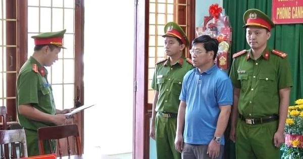 Khởi tố Giám đốc lắp camera để “canh” công an, thu lợi bất chính