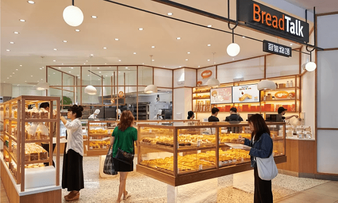 Worker fired after cleaning Singapore BreadTalk outlet’s display shelves with broom