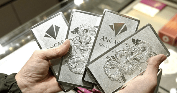 Cuối ngày 3-2, giá bạc phục hồi nhanh nhưng nhiều người vẫn khóc ròng vì “đu đỉnh”